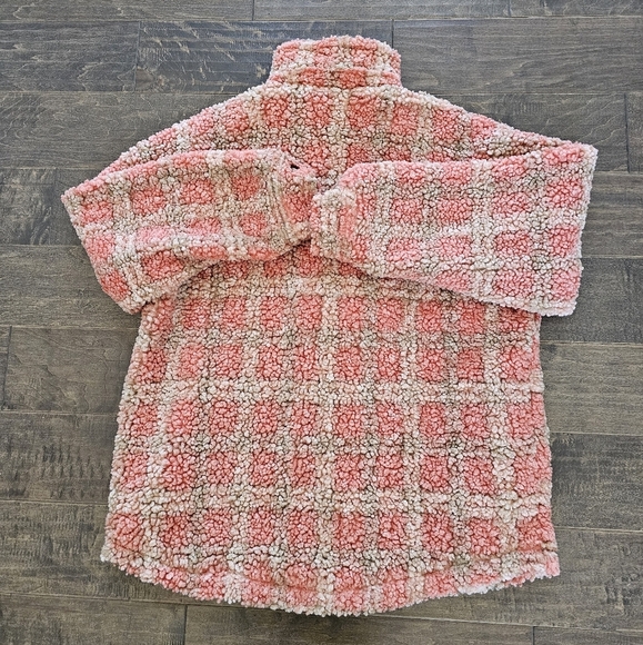 Illa Illa Oversized Women's Cozy Coral Pink & Cream Plaid Sherpa Jacket sz small - Picture 4 of 8